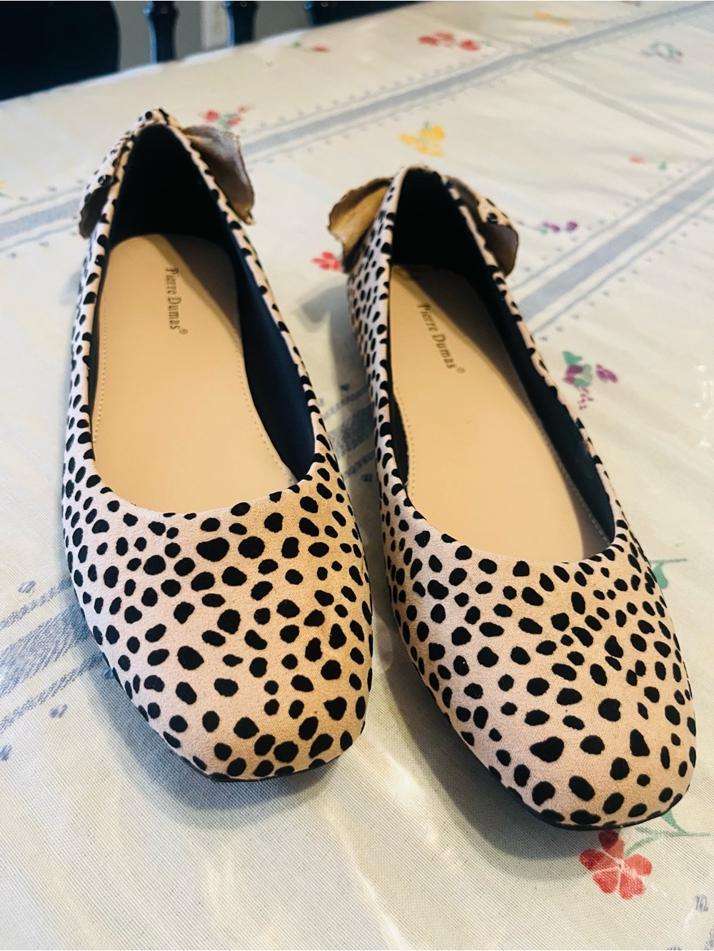 Pierre Dumas Women’s Beige and Black Dotted Ballet Flats with Bow